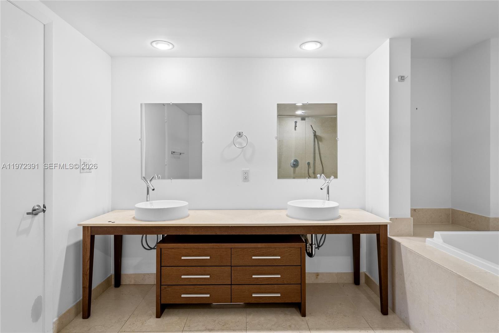 ICON BRICKELL NO TWO - Residential