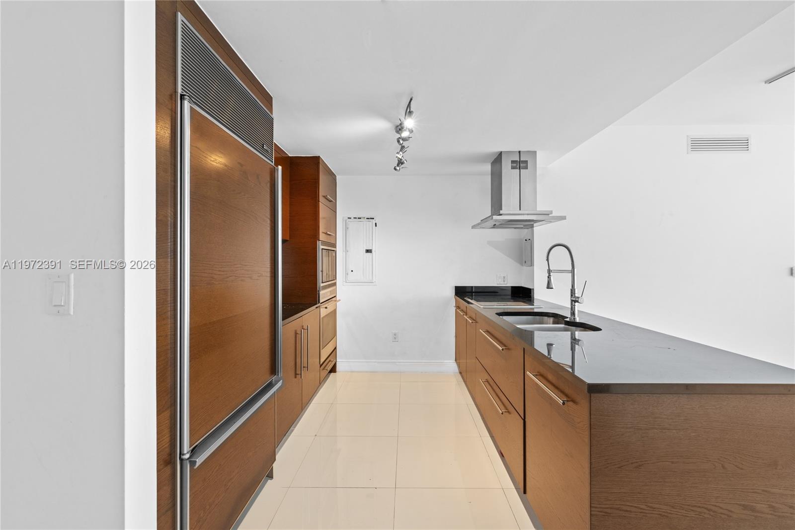 ICON BRICKELL NO TWO - Residential