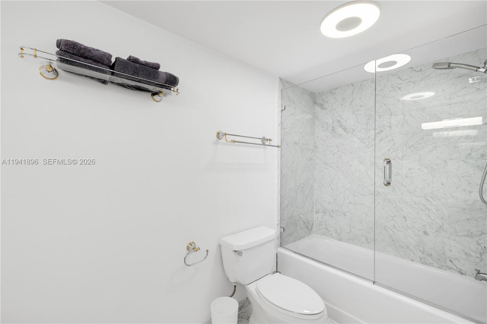 THE WAVES CONDO - Residential