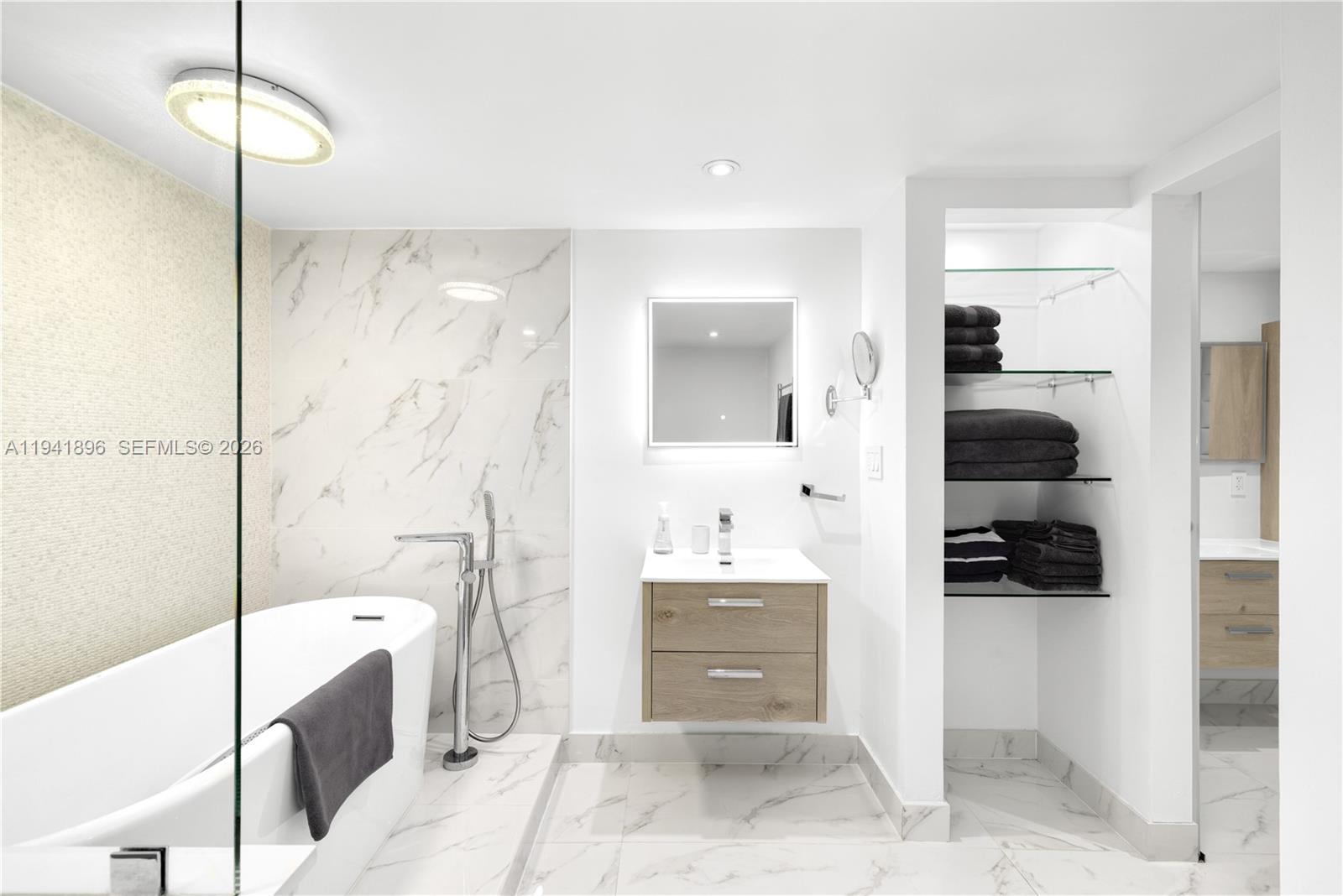 THE WAVES CONDO - Residential