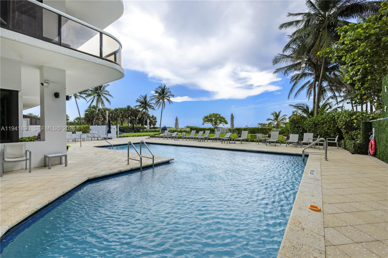 THE WAVES CONDO - Residential
