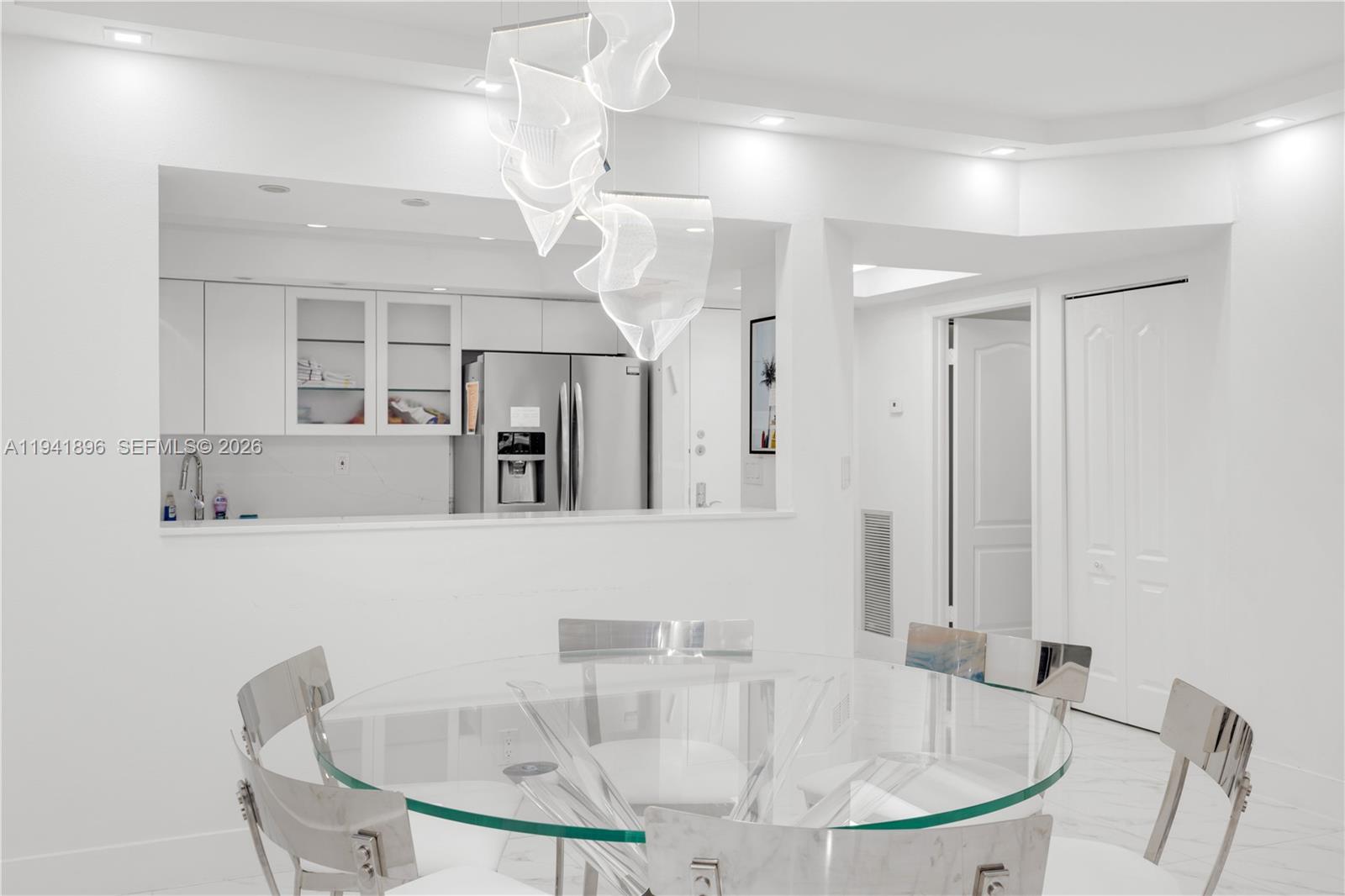 THE WAVES CONDO - Residential
