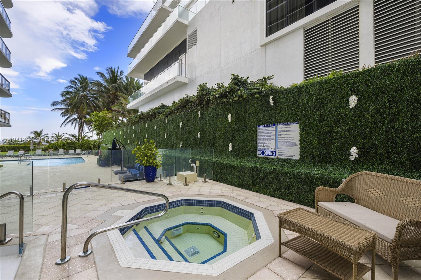 THE WAVES CONDO - Residential