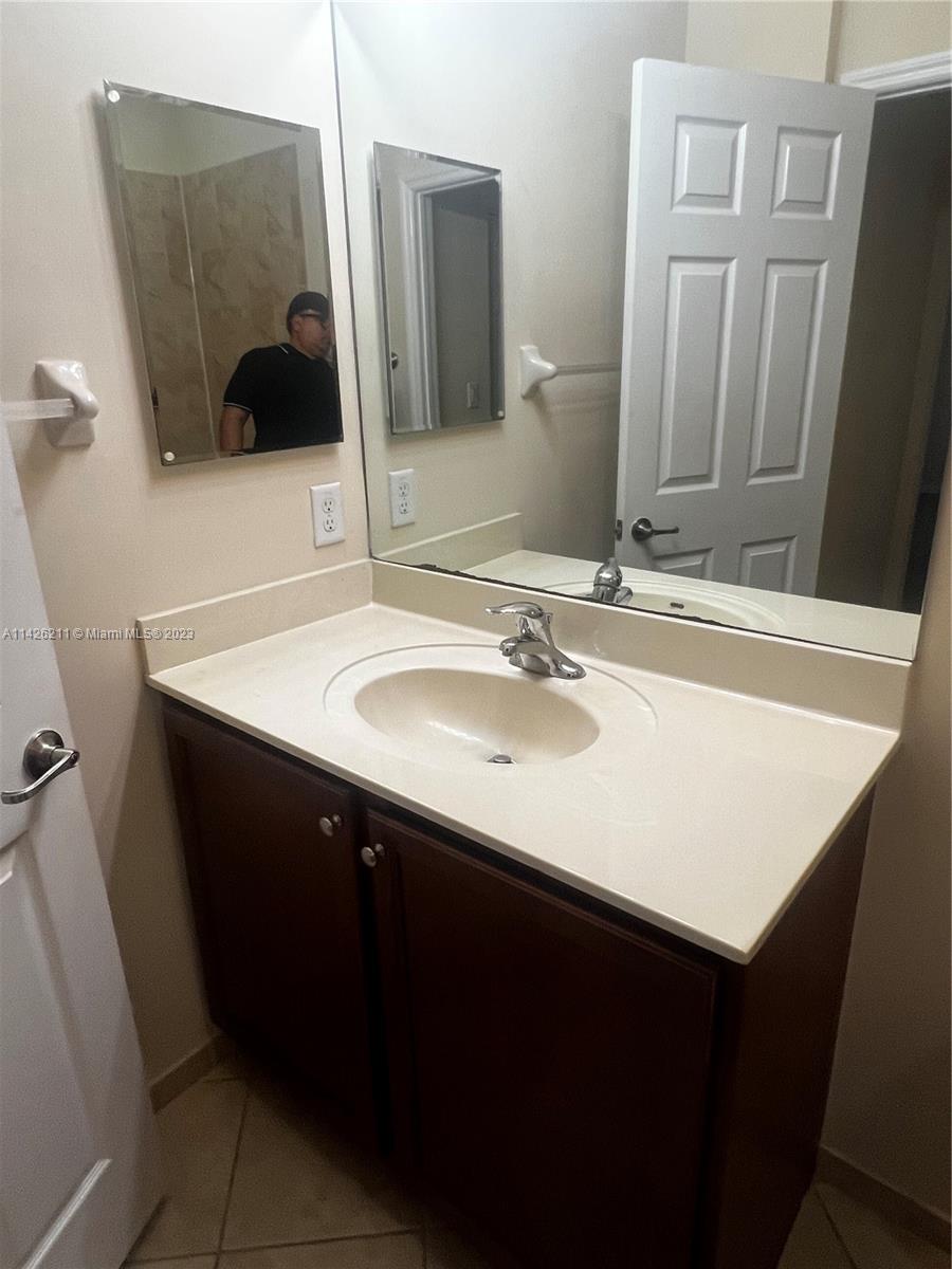 ST MORITZ AT DORAL CONDO - Residential Lease