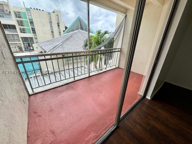 NEWPORT AT LAUDERHILL CON - Residential