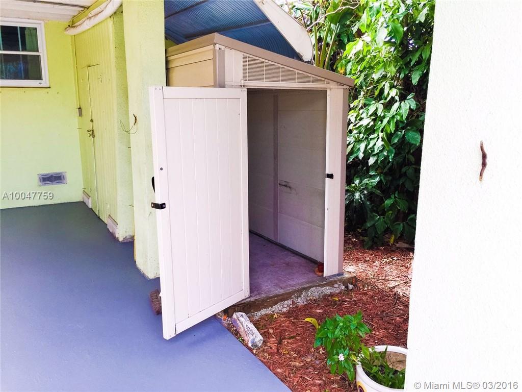 Hollywood Park 4-19 B - Residential Lease
