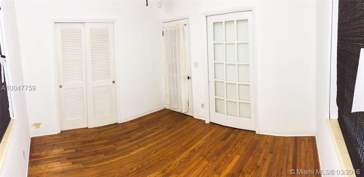Hollywood Park 4-19 B - Residential Lease