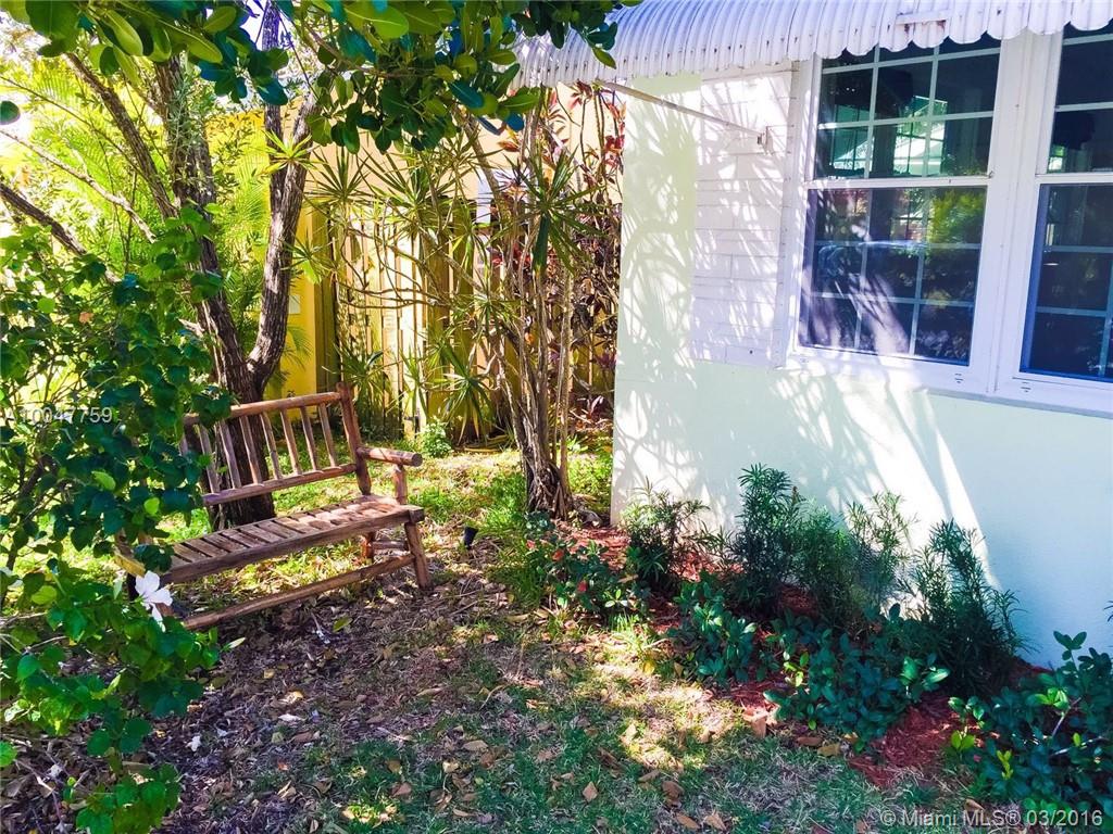 Hollywood Park 4-19 B - Residential Lease