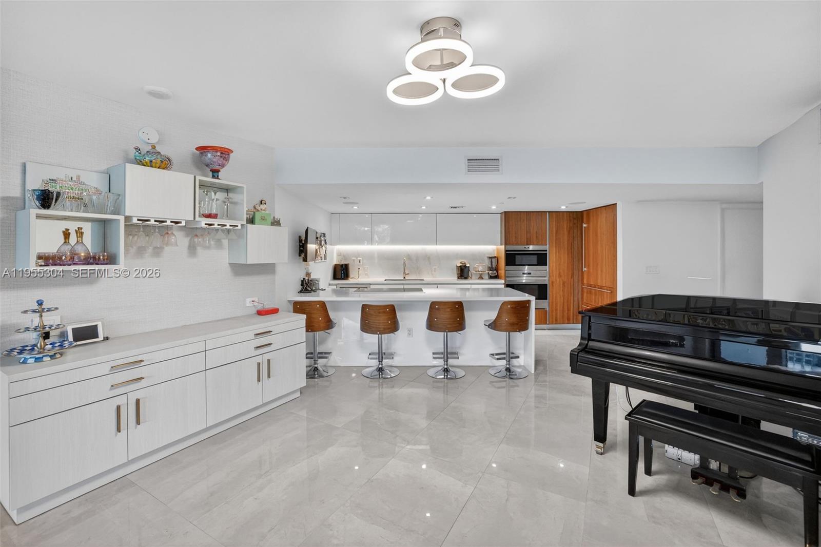 PARAMOUNT FT LAUDERDALE C - Residential