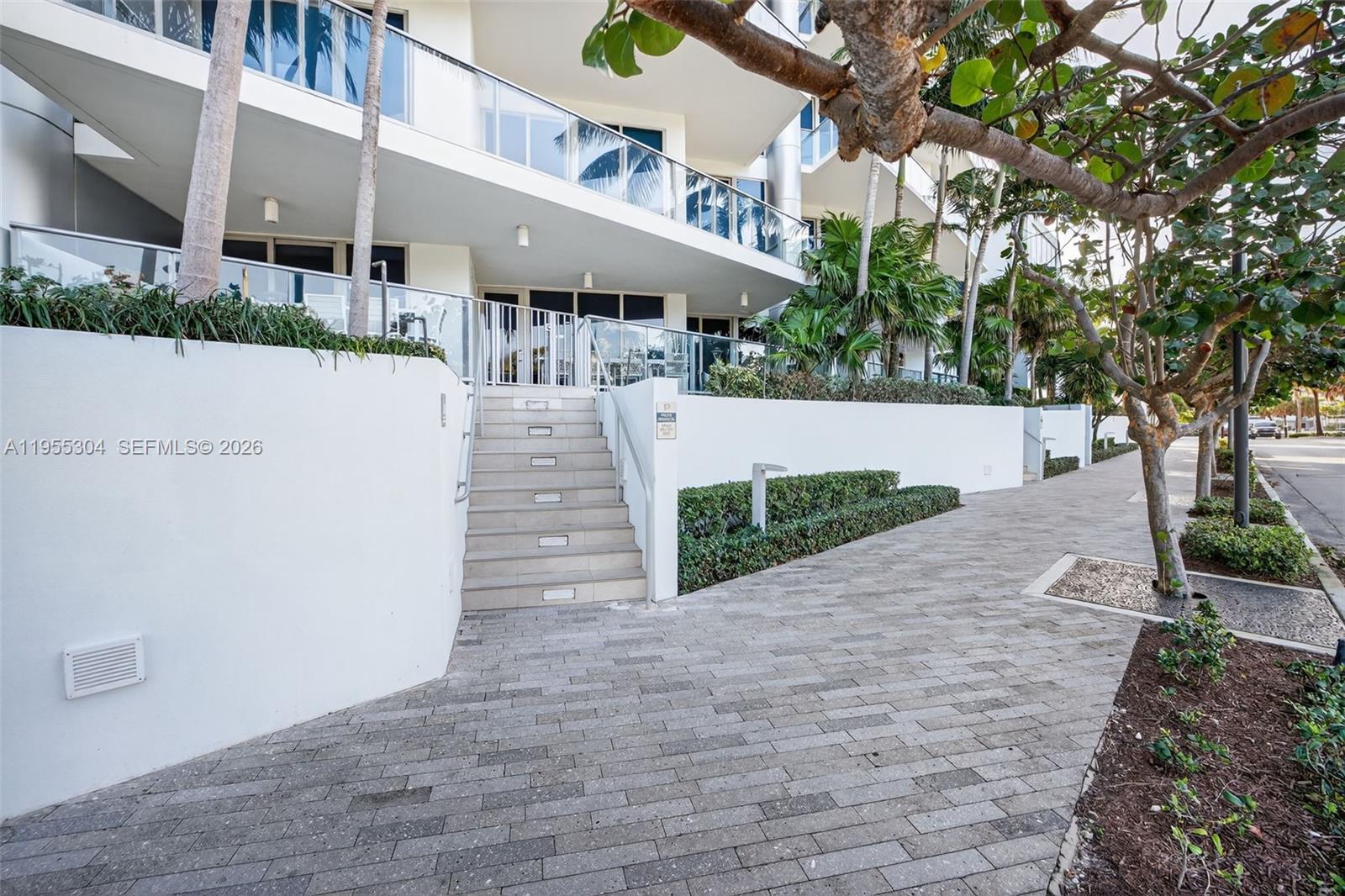 PARAMOUNT FT LAUDERDALE C - Residential