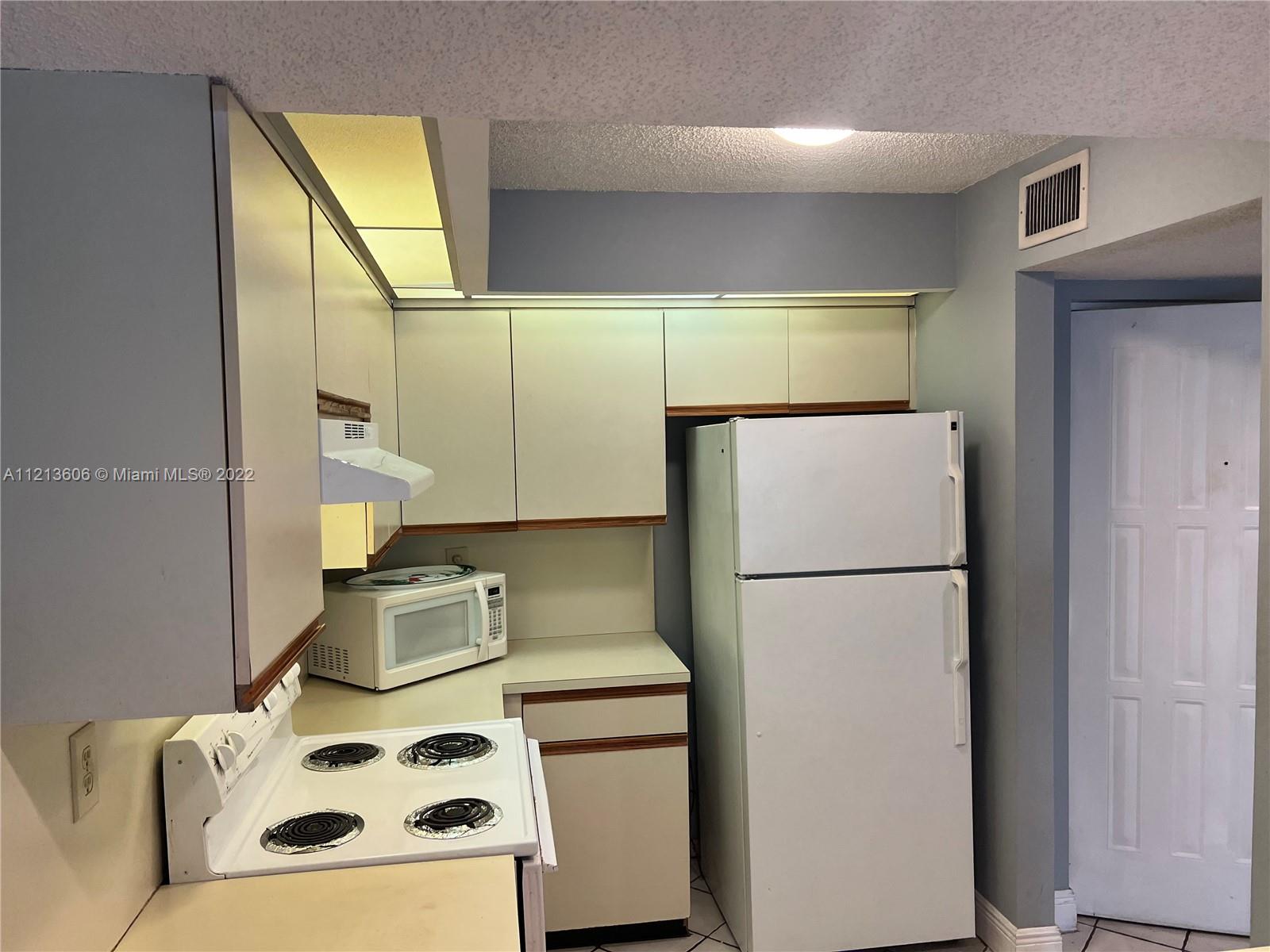 CALUSA CLUB VILG BLDG D N - Residential Lease