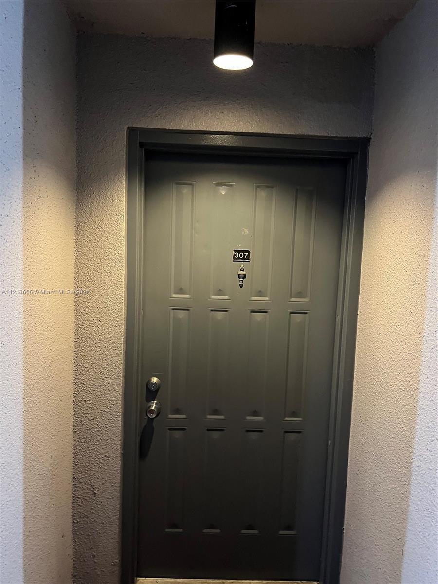 CALUSA CLUB VILG BLDG D N - Residential Lease