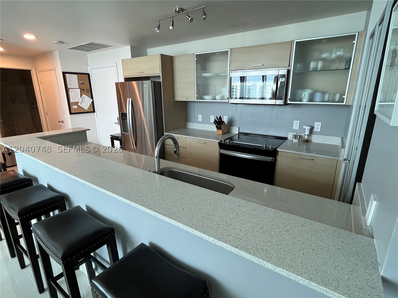 CITY 24 CONDO - Residential