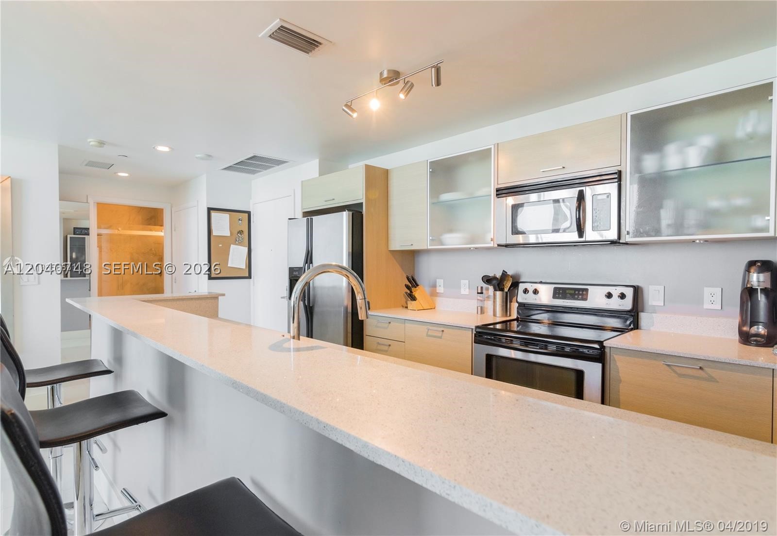 CITY 24 CONDO - Residential