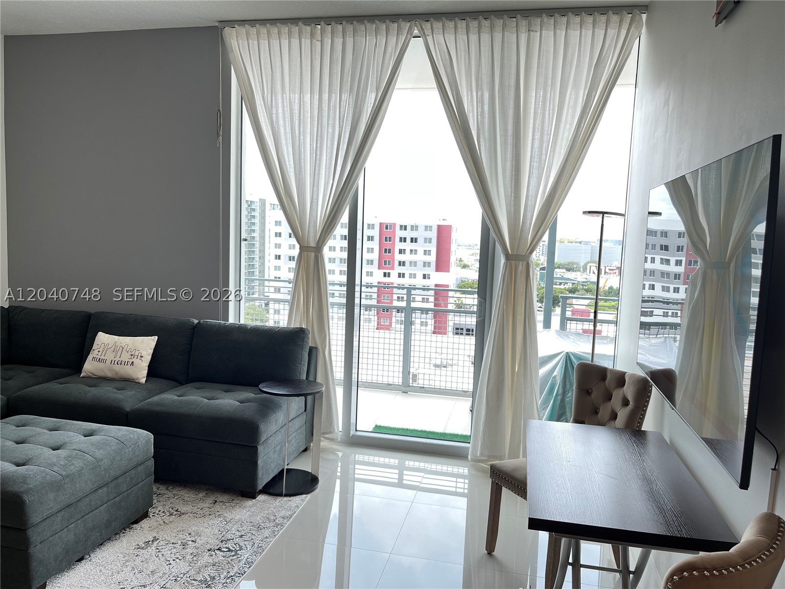 CITY 24 CONDO - Residential