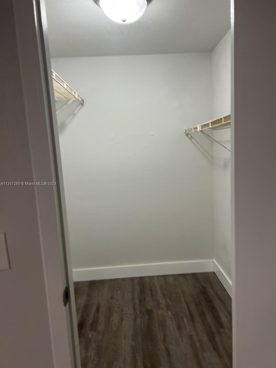 MIAMI LAKES LOCH LOMOND E - Residential