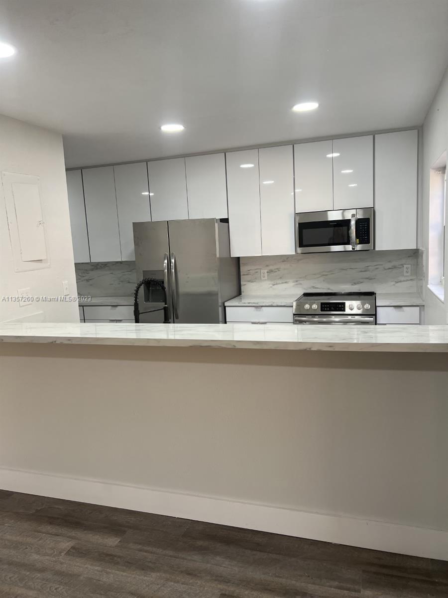 MIAMI LAKES LOCH LOMOND E - Residential
