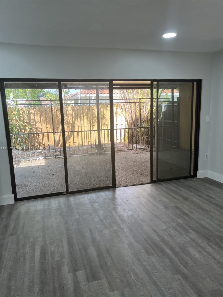 MIAMI LAKES LOCH LOMOND E - Residential