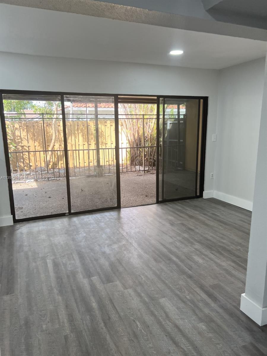 MIAMI LAKES LOCH LOMOND E - Residential