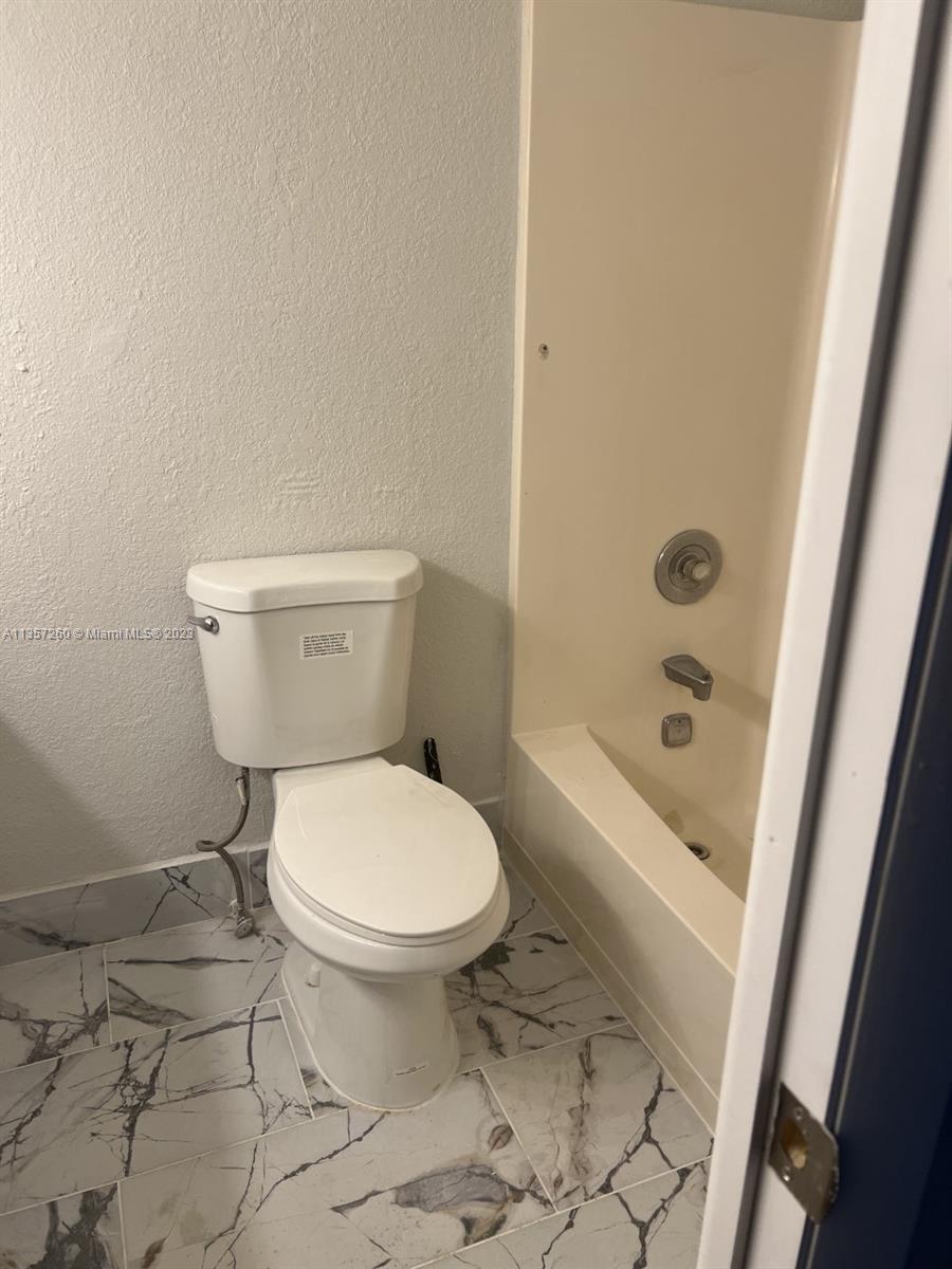 MIAMI LAKES LOCH LOMOND E - Residential
