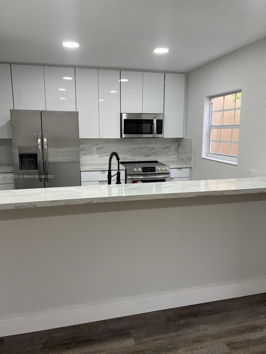 MIAMI LAKES LOCH LOMOND E - Residential