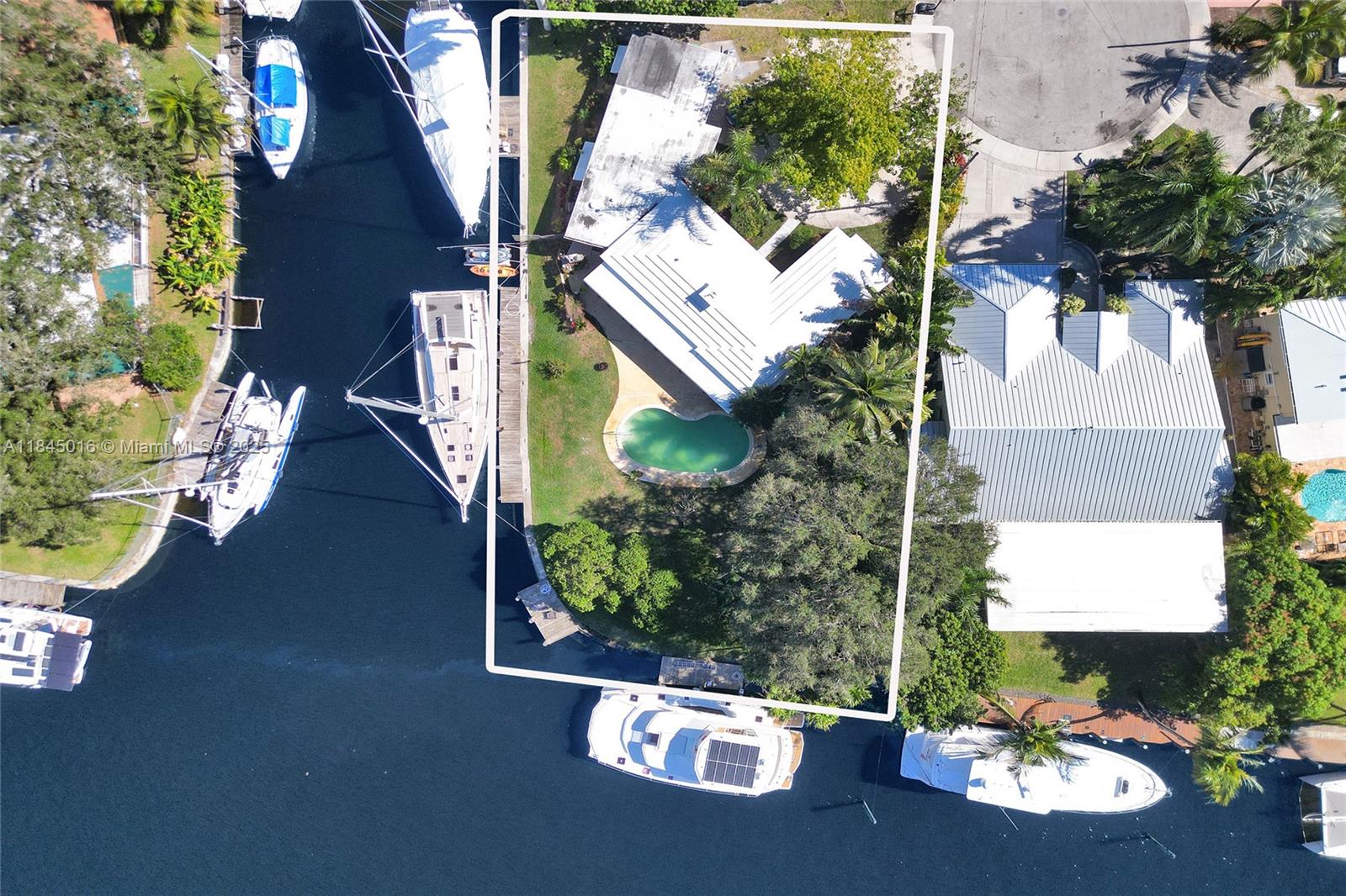 SOUTH NEW RIVER ISLES SEC - Residential