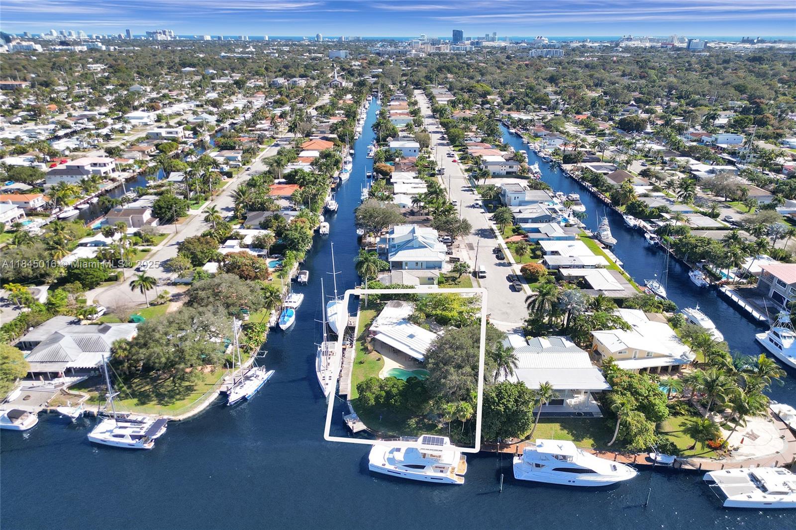 SOUTH NEW RIVER ISLES SEC - Residential
