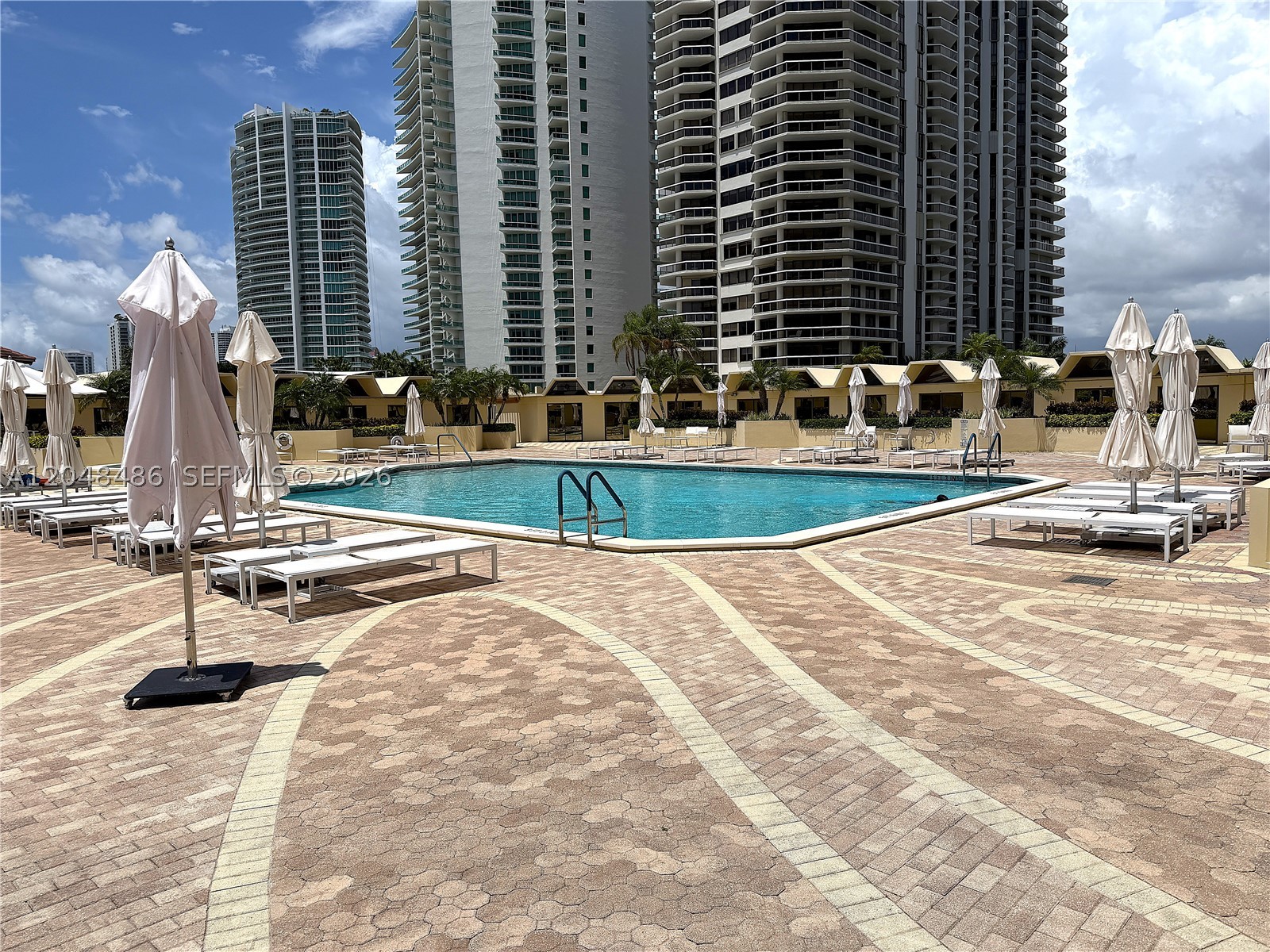 TERRACES NORTH TURNBERRY - Residential