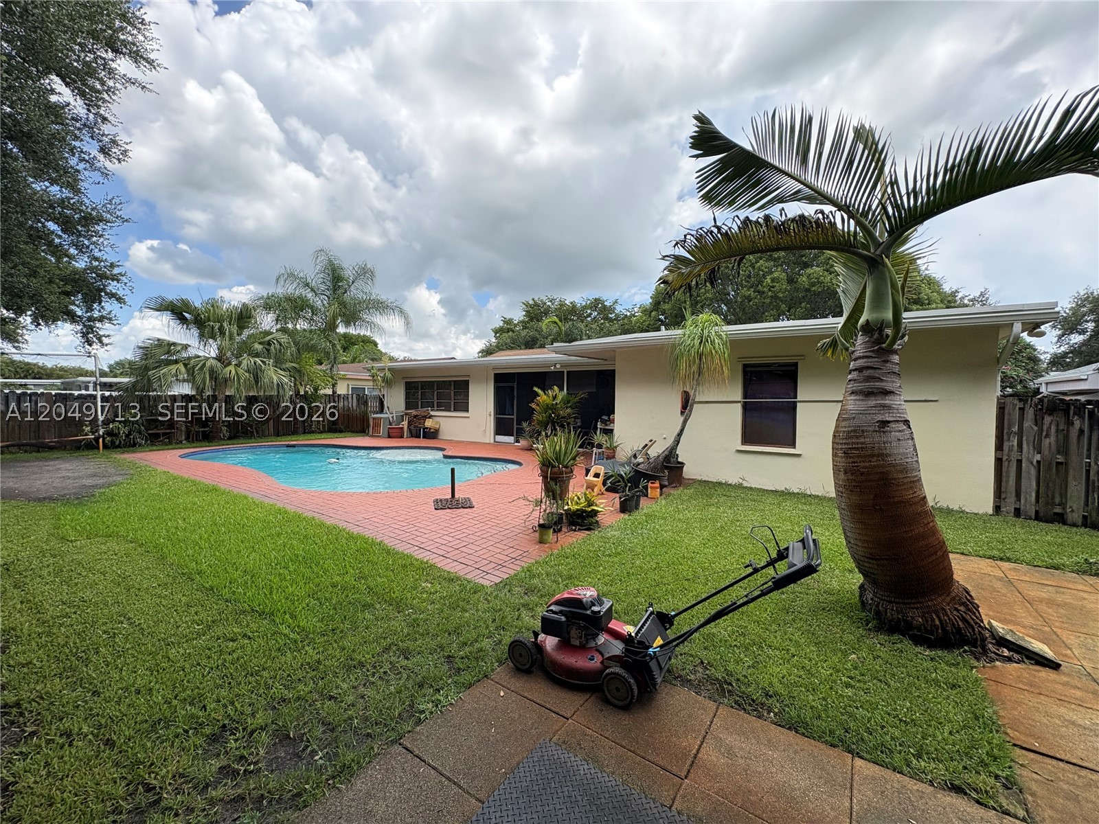 FLAMINGO GARDENS-BLACK OL - Residential