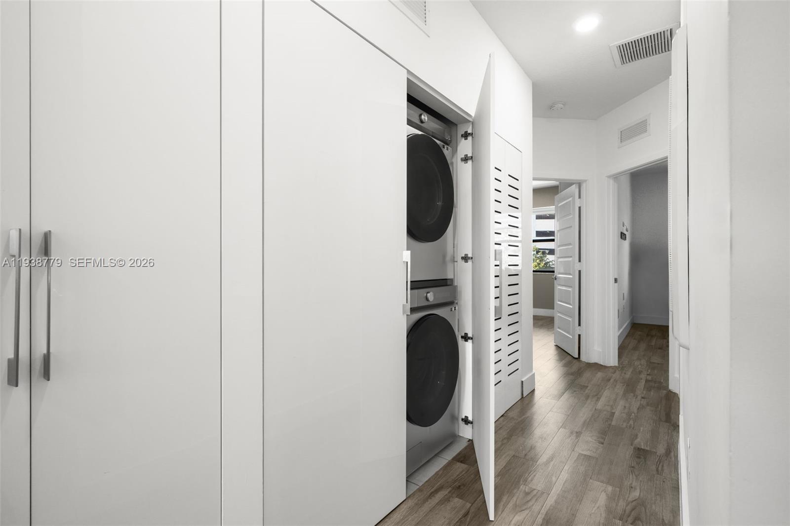 GRAND BAY SOUTH TOWNHOMES - Residential