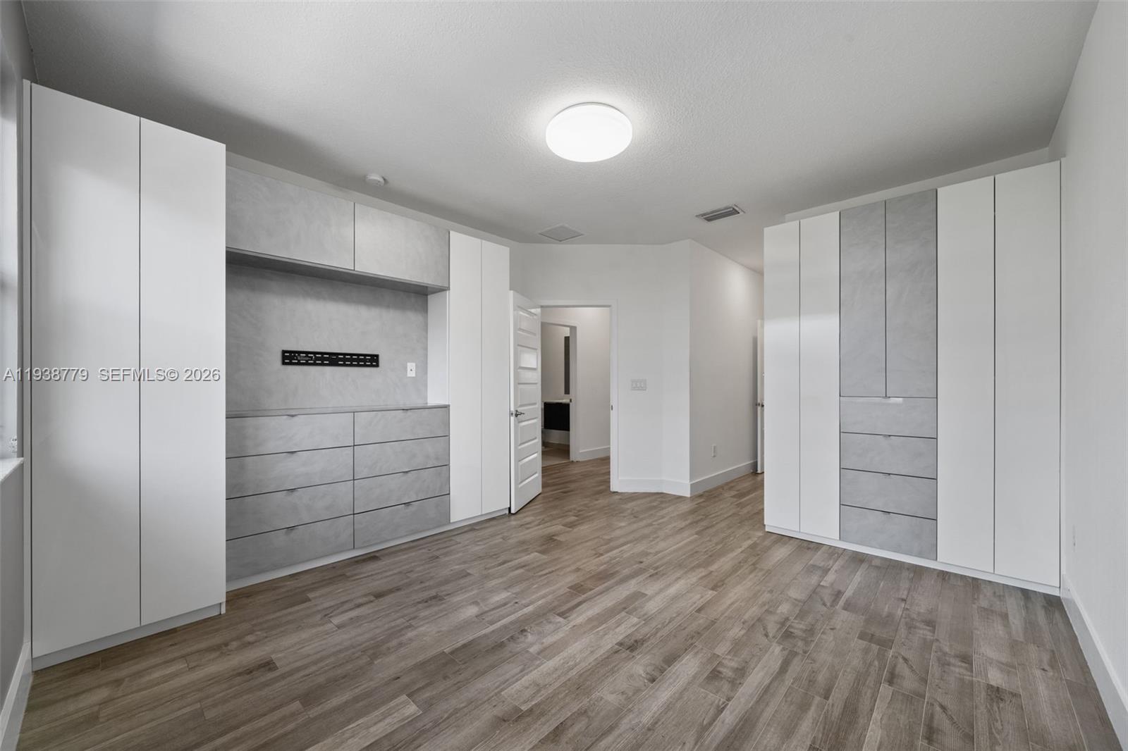 GRAND BAY SOUTH TOWNHOMES - Residential