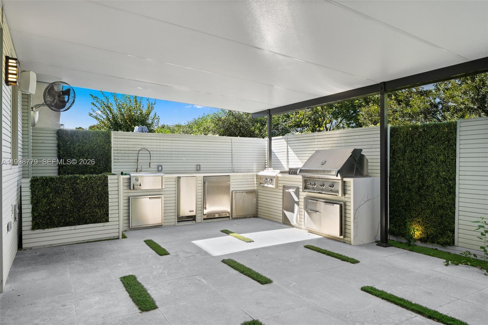 GRAND BAY SOUTH TOWNHOMES - Residential