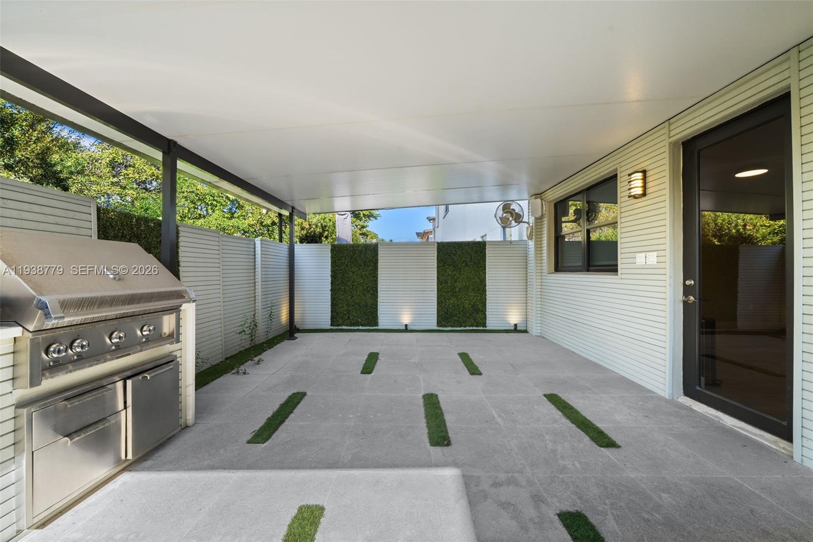 GRAND BAY SOUTH TOWNHOMES - Residential