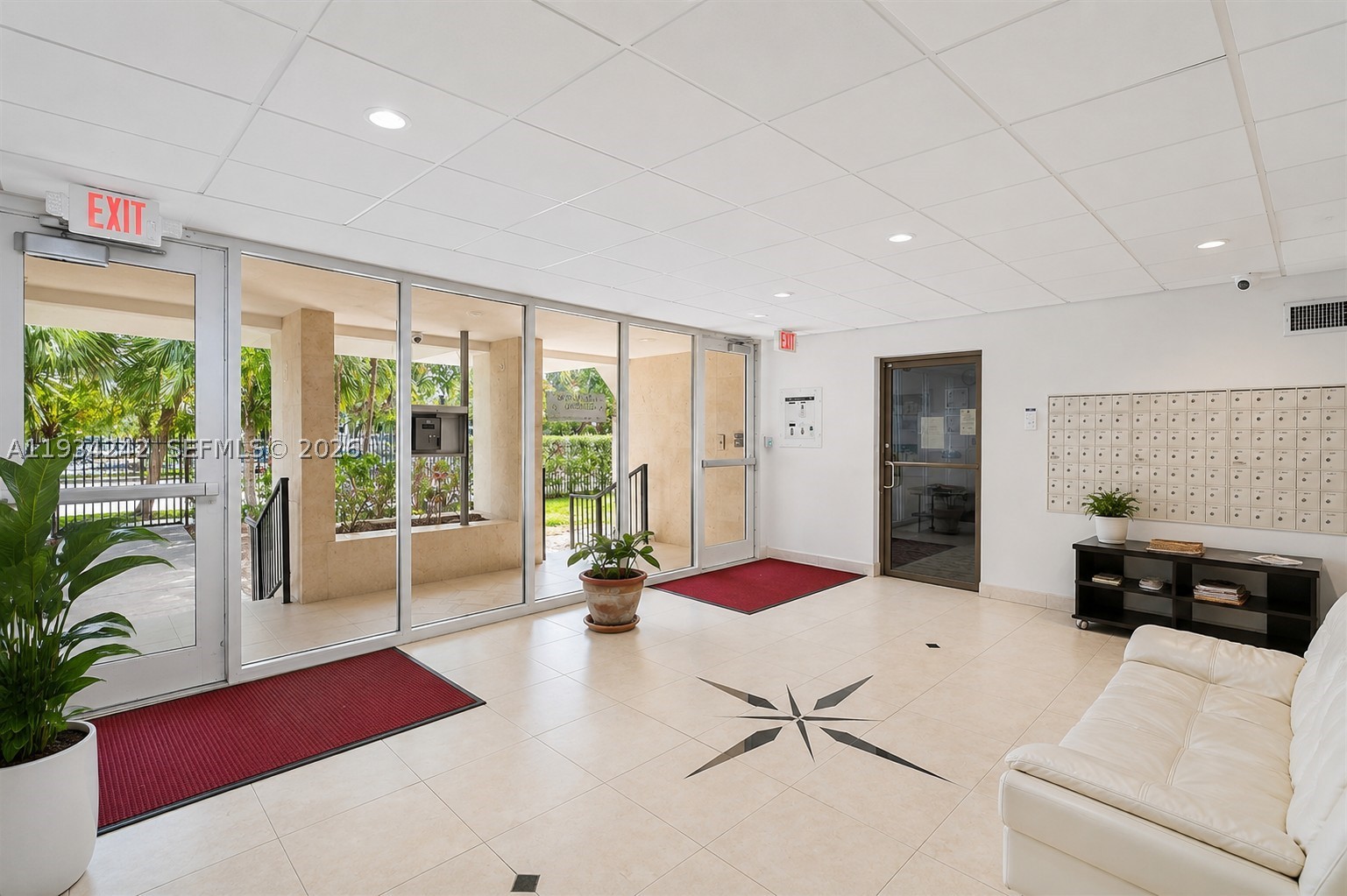 CARIBBEAN BREEZE CONDO - Residential