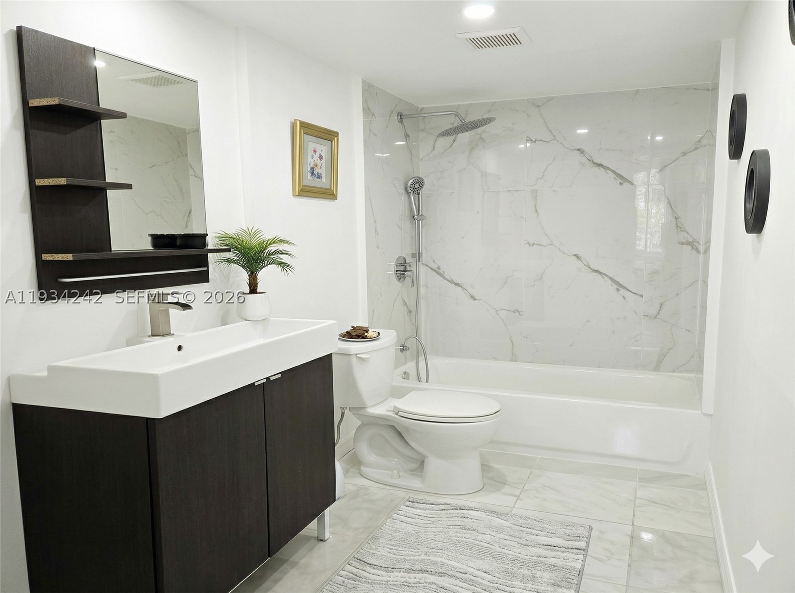 CARIBBEAN BREEZE CONDO - Residential