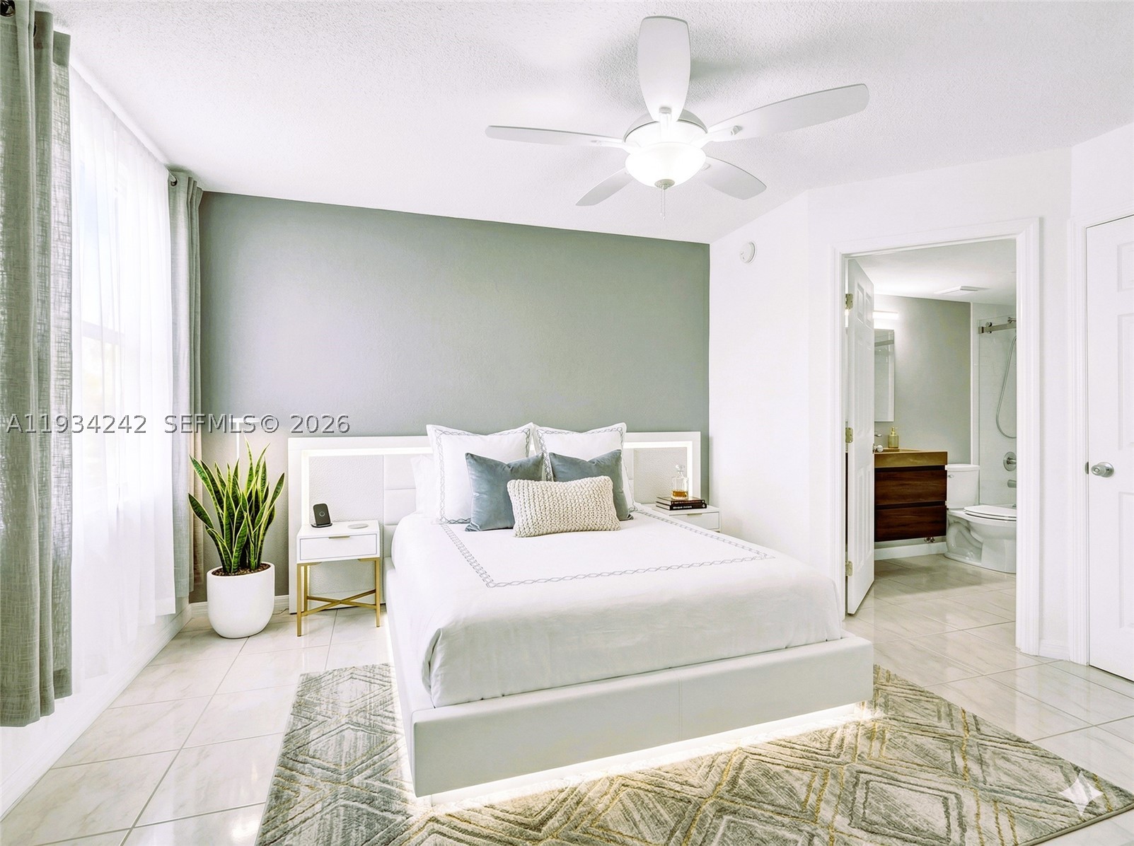 CARIBBEAN BREEZE CONDO - Residential
