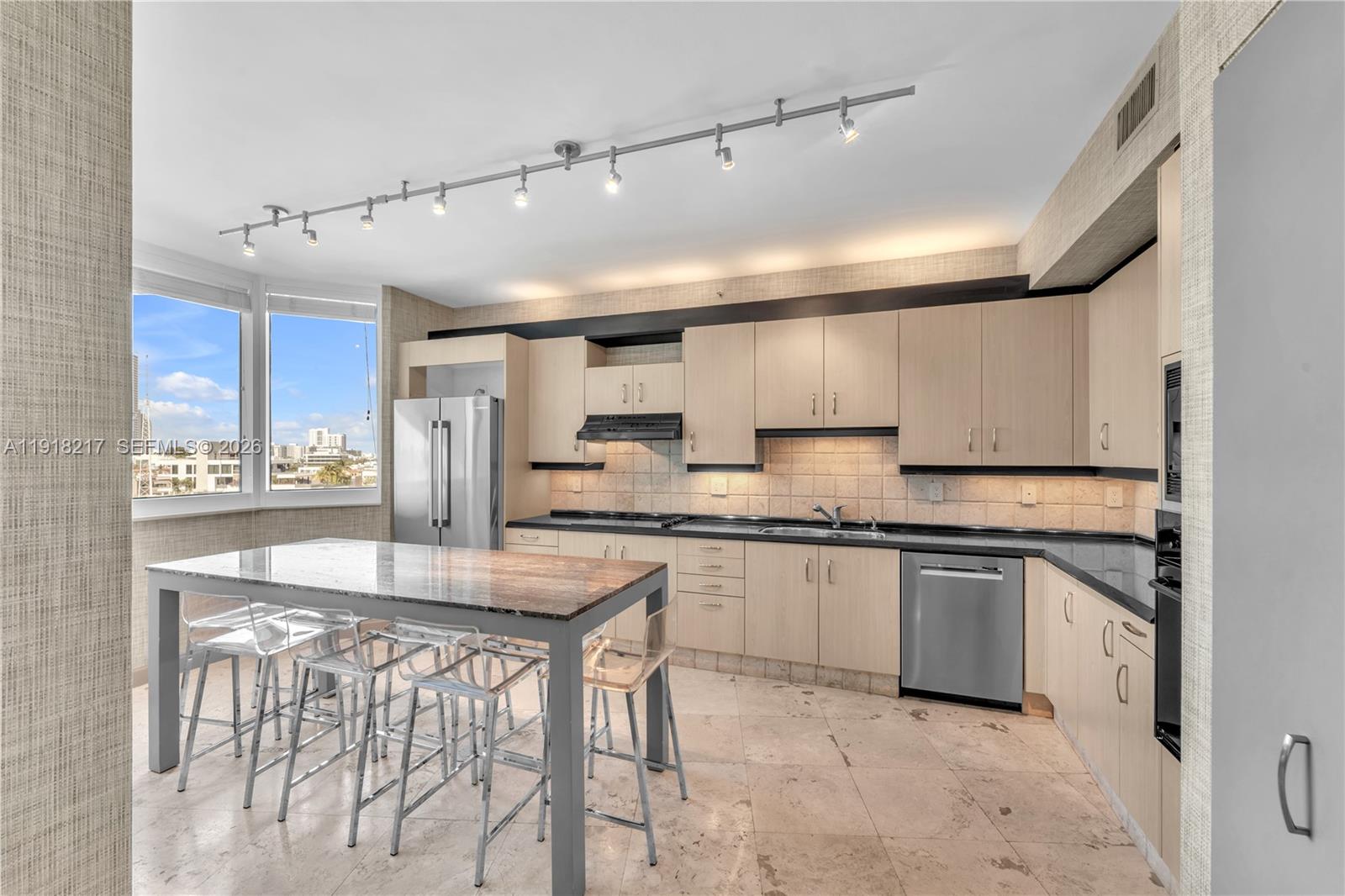 PORTOFINO TOWER CONDO - Residential