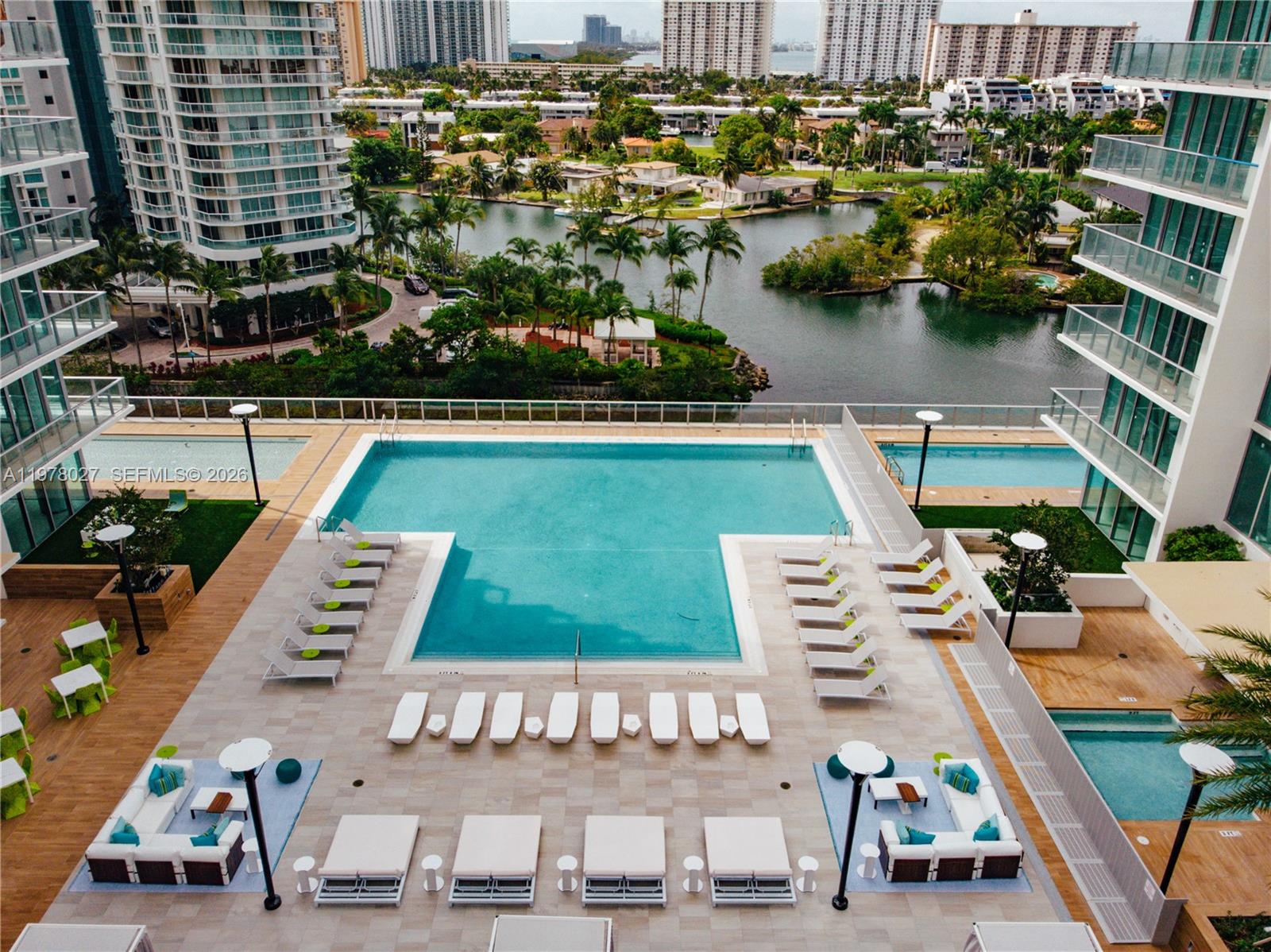 PARQUE TOWERS CONDO - Residential