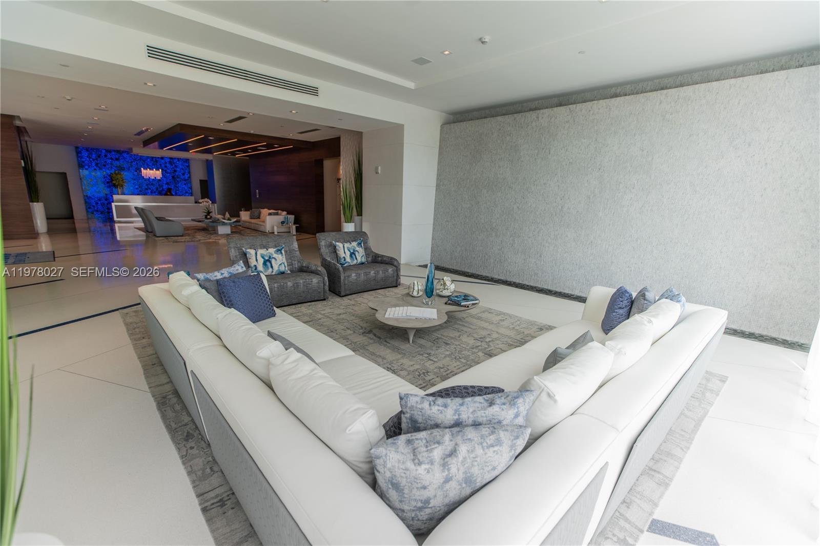 PARQUE TOWERS CONDO - Residential