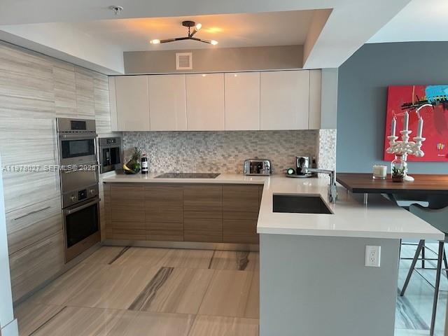 PARQUE TOWERS CONDO - Residential