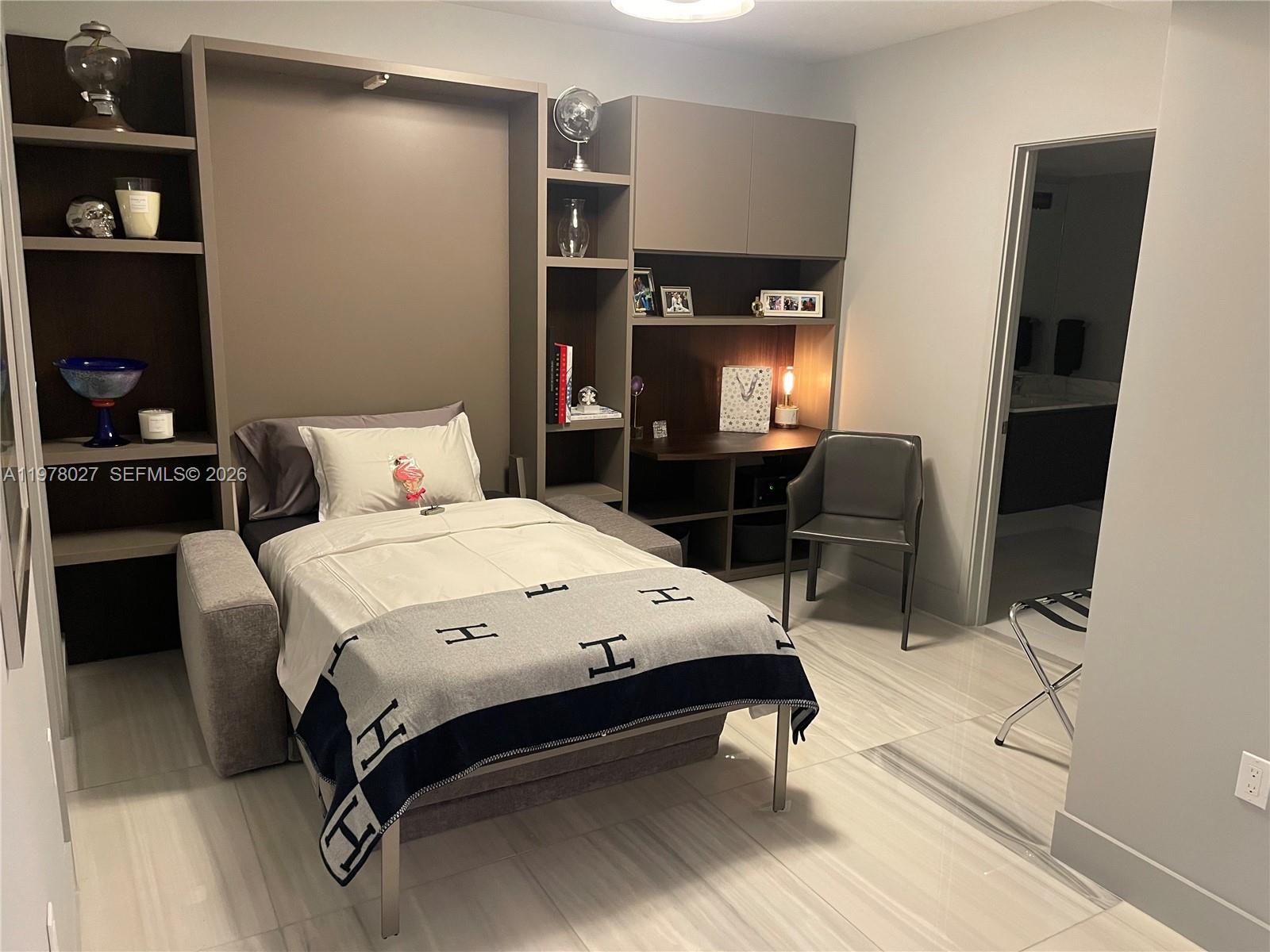 PARQUE TOWERS CONDO - Residential