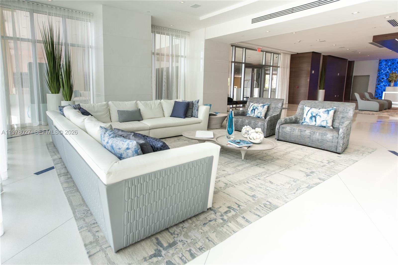 PARQUE TOWERS CONDO - Residential