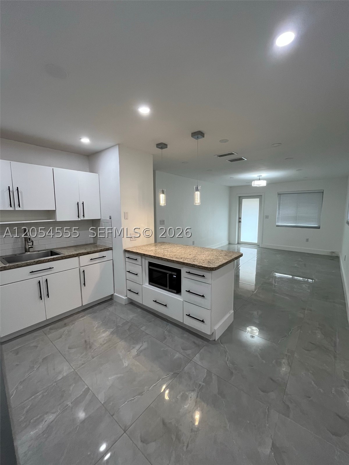 SILVER BLUFF GARDENS - Residential Lease