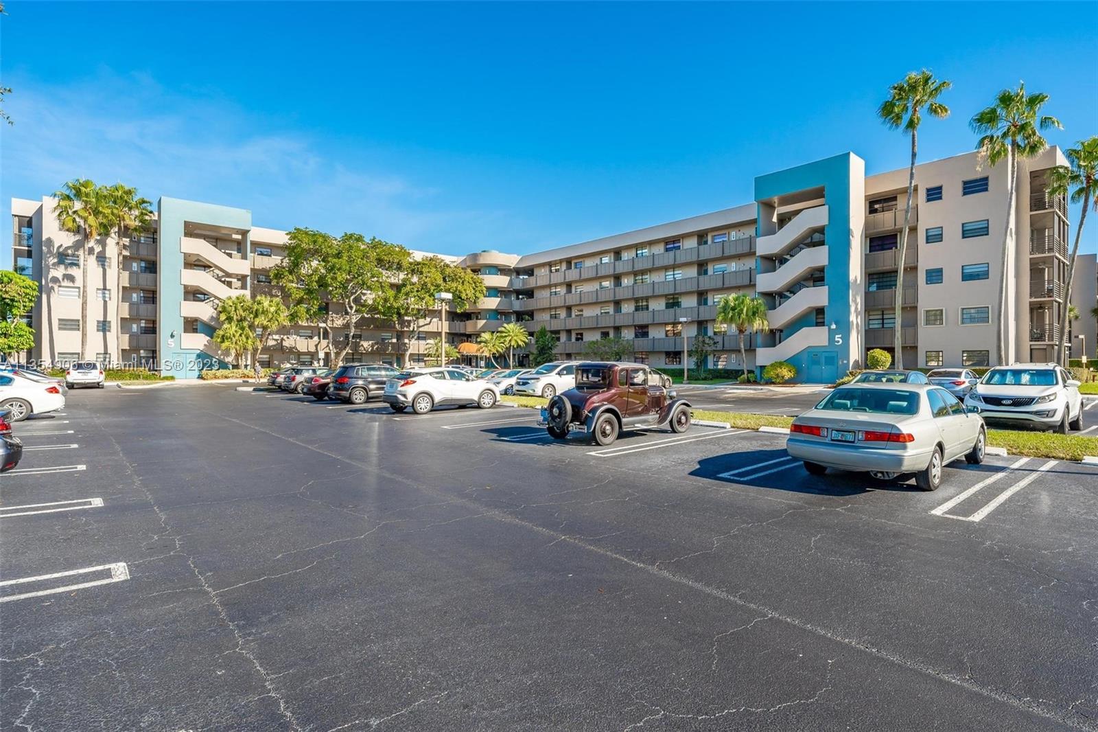 COLONY POINT 5 CONDO - Residential