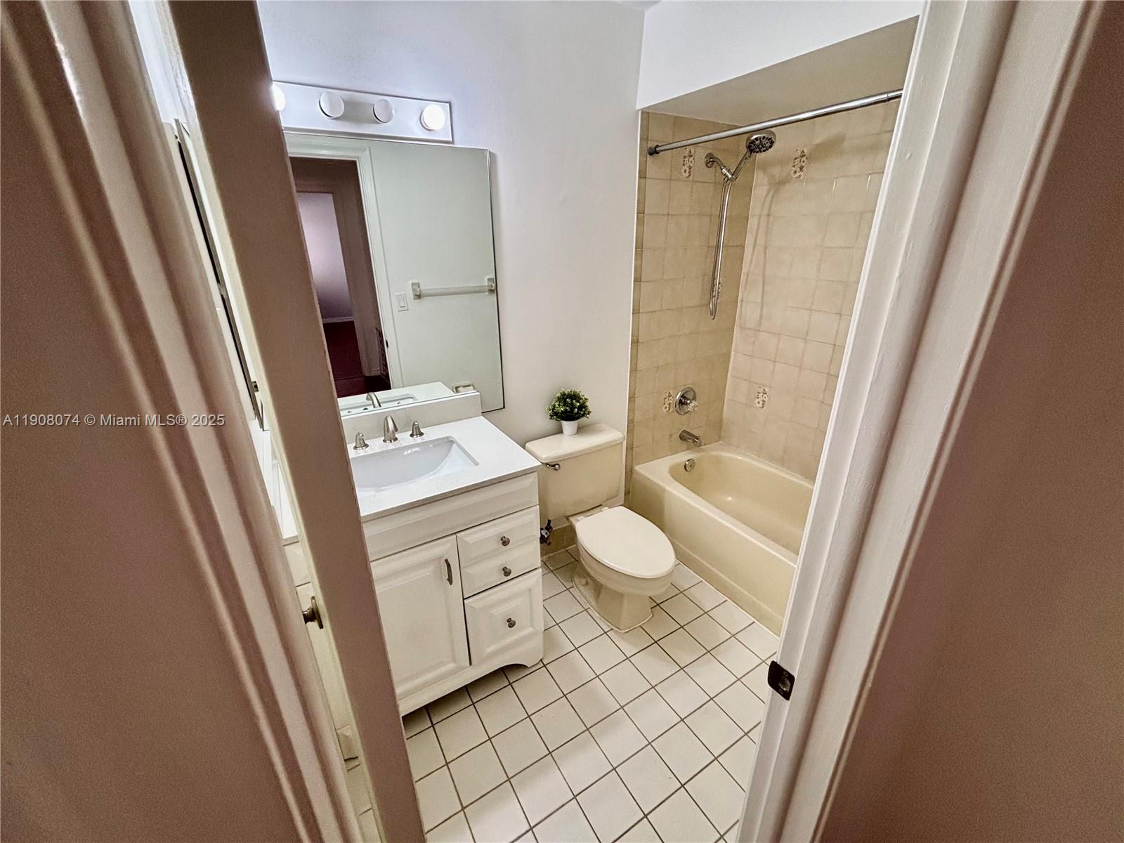 KENDALL FORESTS CONDO #2 - Residential Lease