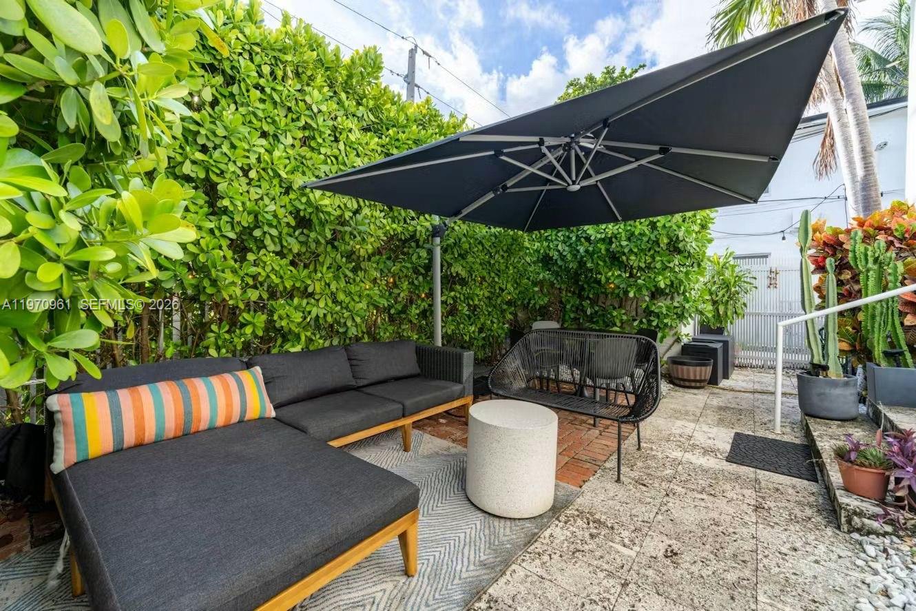 CASA 40 CONDO - Residential