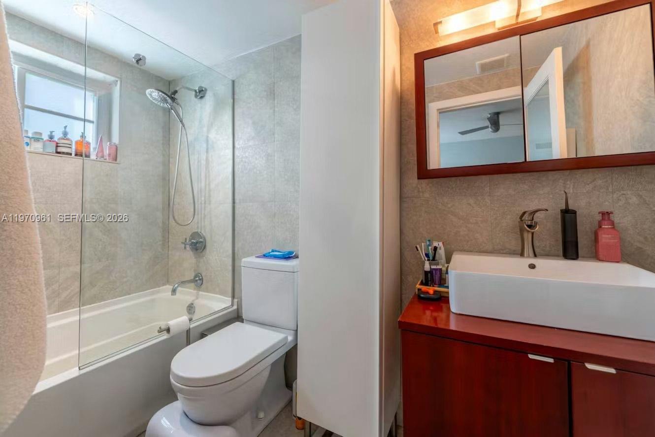 CASA 40 CONDO - Residential