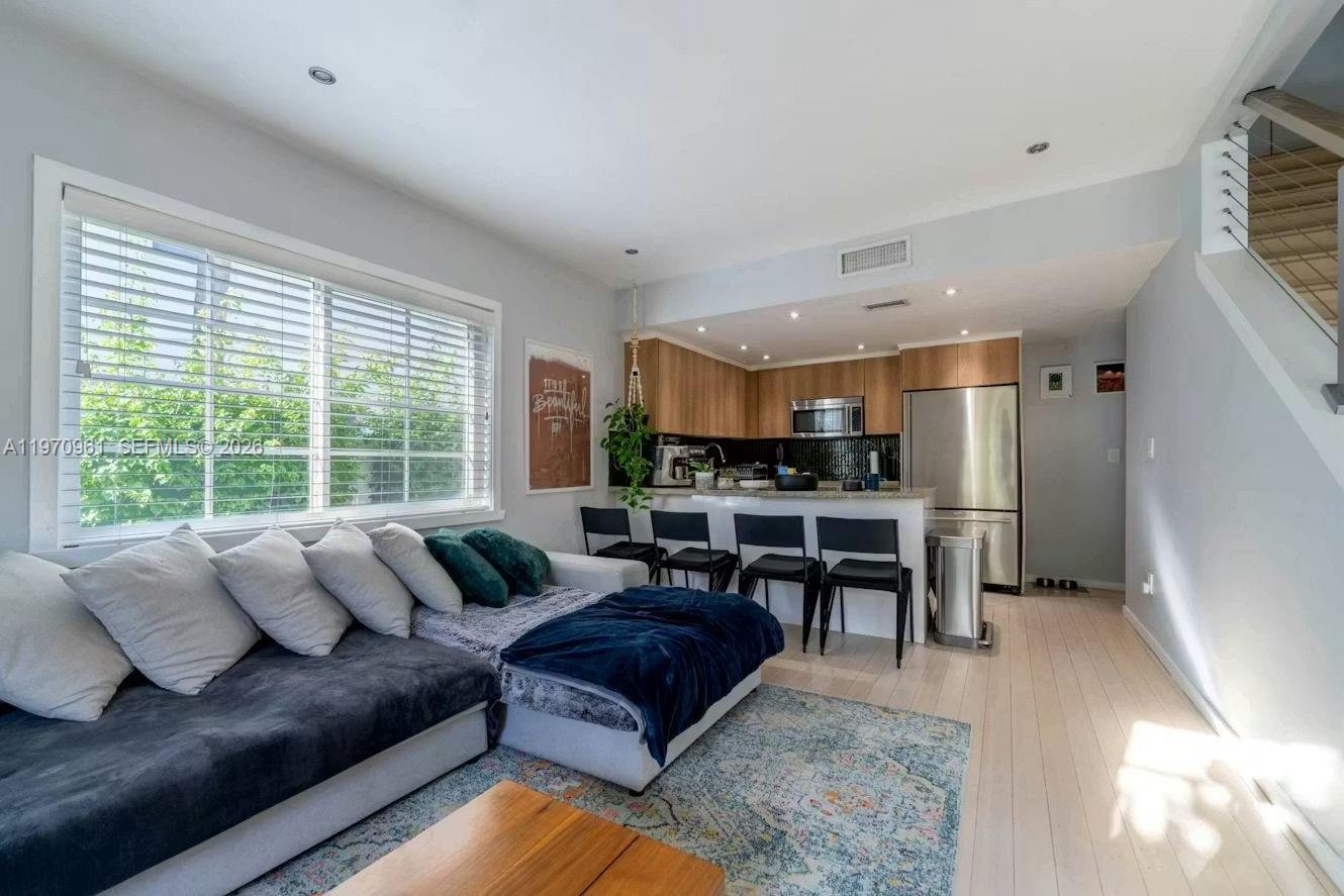 CASA 40 CONDO - Residential
