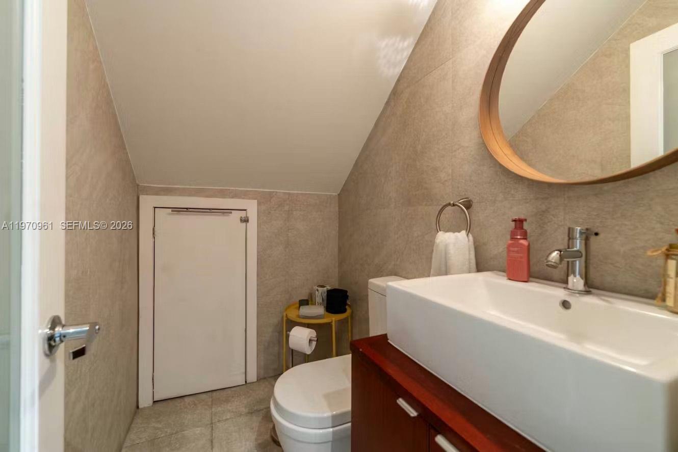 CASA 40 CONDO - Residential