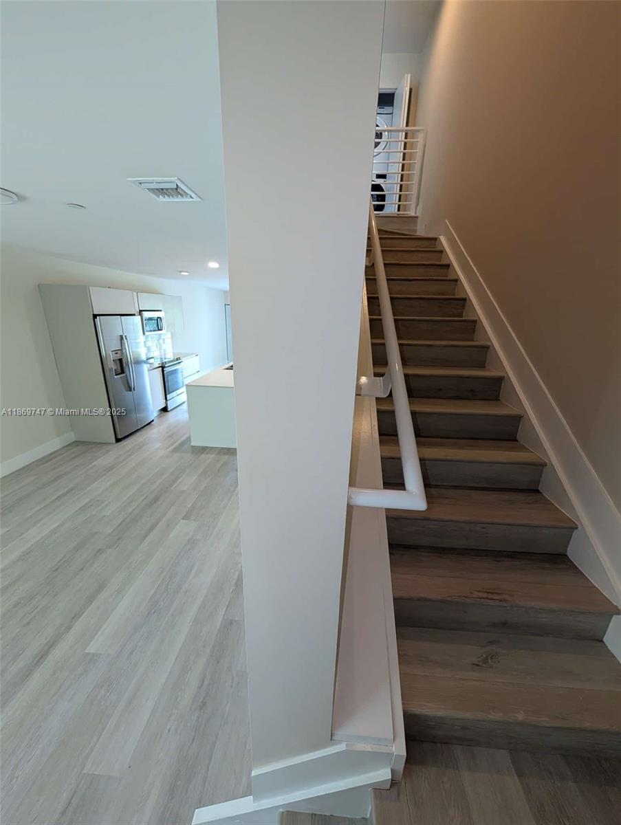 RIVERWOOD - Residential Lease